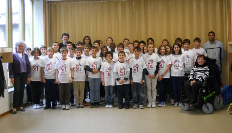 2012.05.21 _UILDM Udine_Progetto barriere_Scuola Manzoni di Cividale_Premiazione_11_maestra Cescon e Campigotto