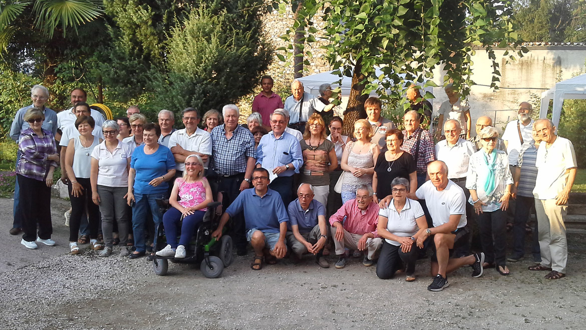 Foto di gruppo degli Amici di via Galilei