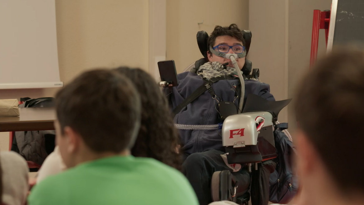 Moreno Burelli protagonista della serie STRAordenari